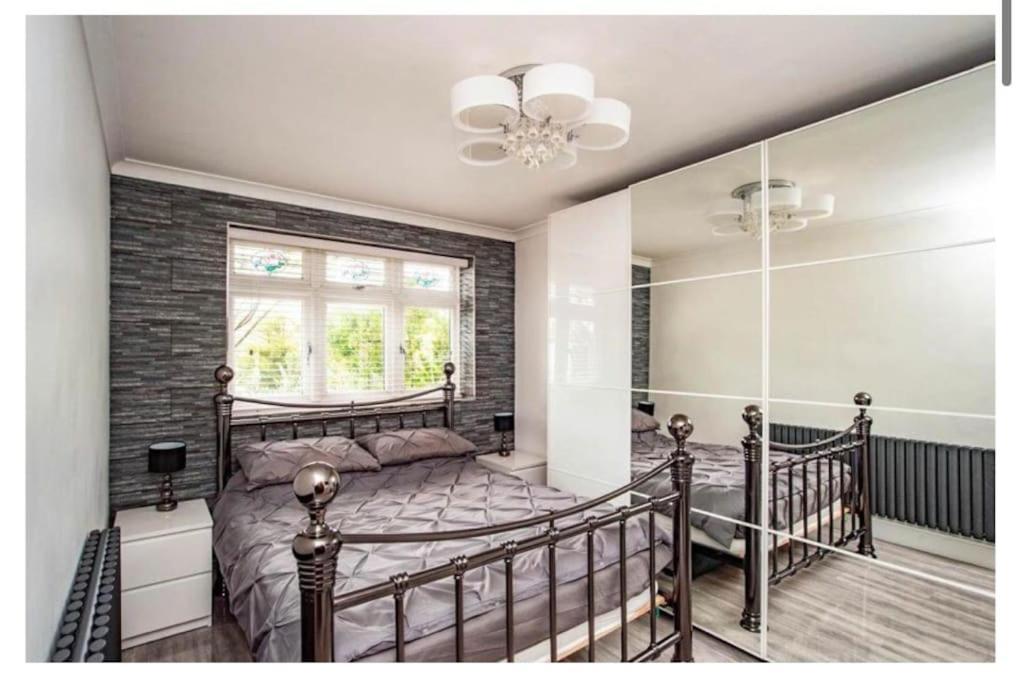 2 Bed - Walking Distance To Harry Potter Studio Уотфорд Екстериор снимка